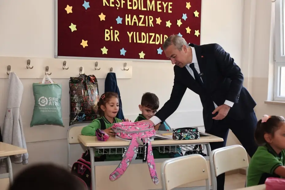 Sivas Belediyesi’nden dar gelirli öğrencilere nakit kırtasiye desteği
