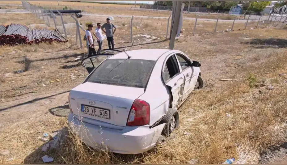 Otomobil şarampole düştü: 4 yaralı