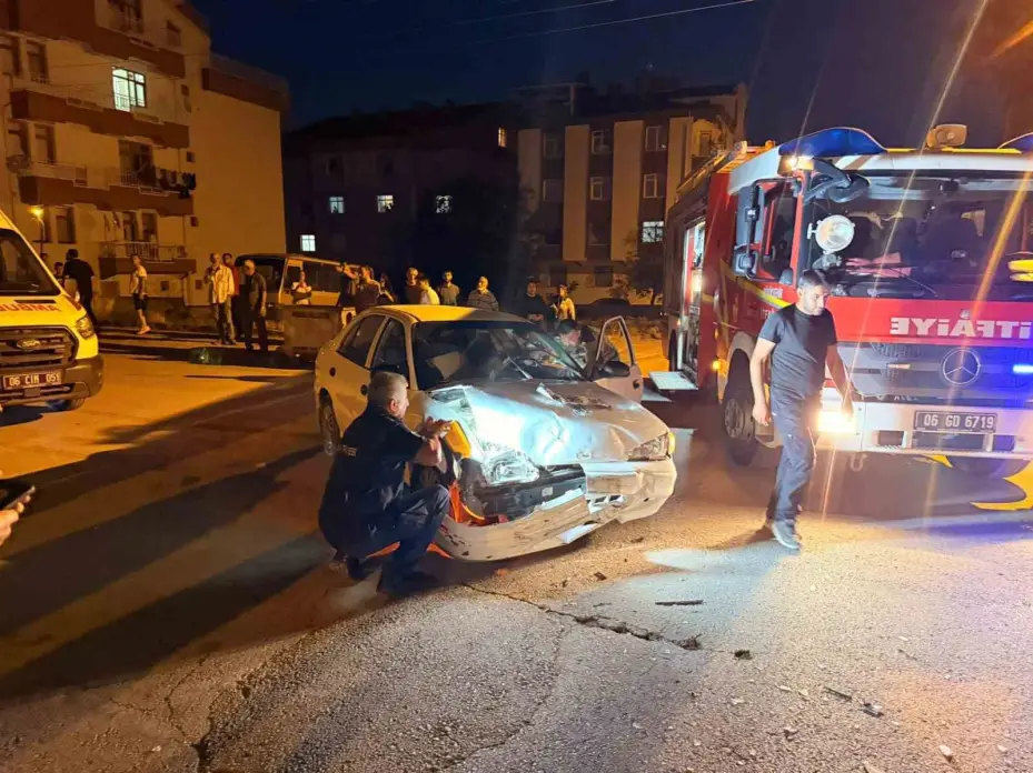 Polatlı’da iki araç çarpıştı: 1 yaralı