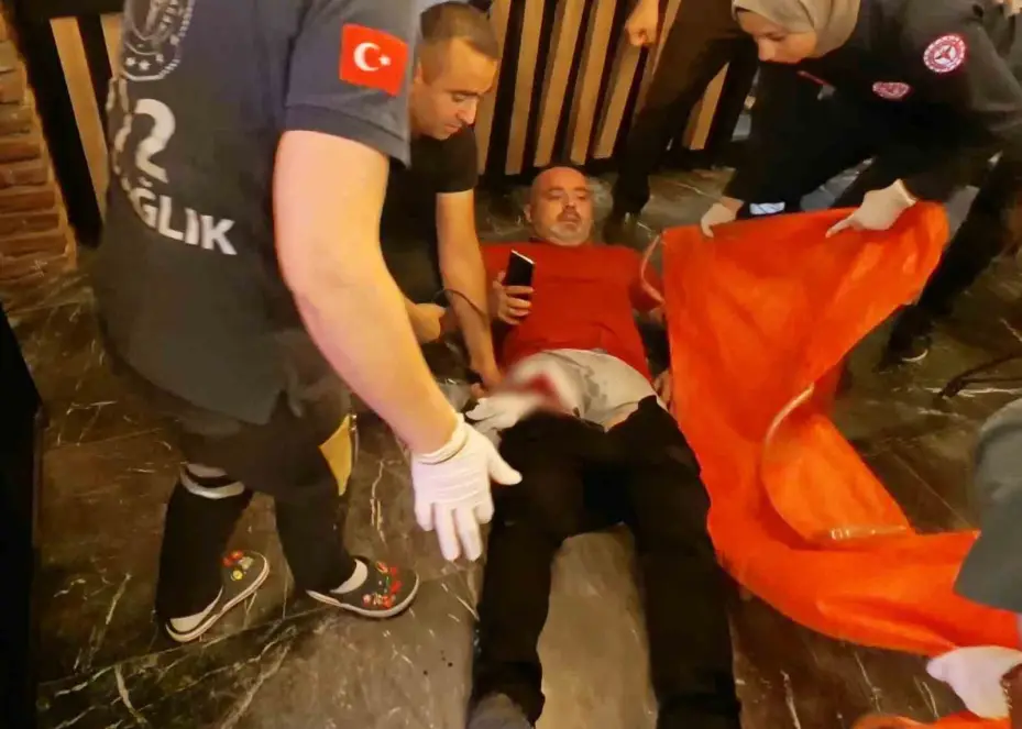 Eski koca restoran basıp dehşet saçtı: 4 kişi yaralandı