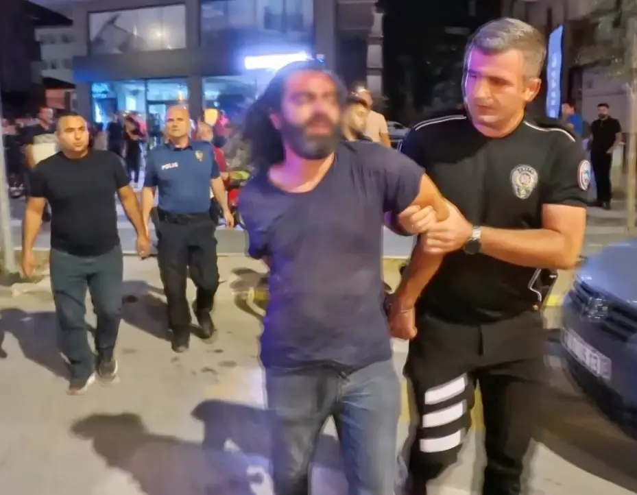 Eski koca restoran basıp dehşet saçtı: 4 kişi yaralandı