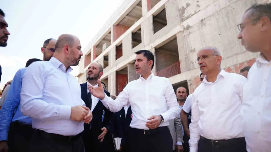 Bakan Kurum’dan Bakırcılar Çarşısı’nda ‘24 saat mesai’ paylaşımı