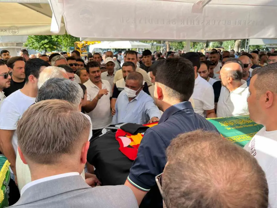 Erdal Duran son yolculuğuna uğurlandı