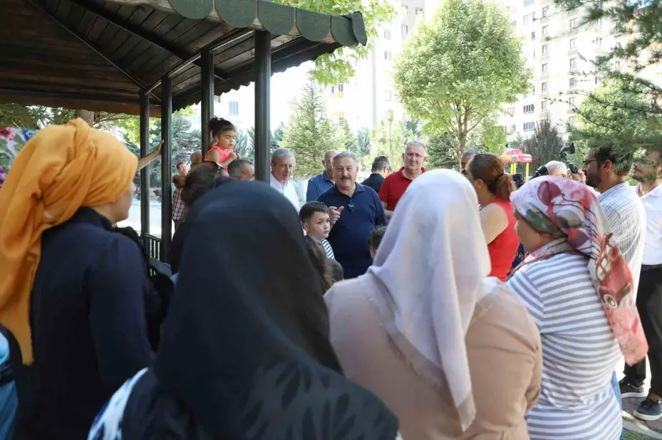 Melikgazi’nin parkları yenileniyor