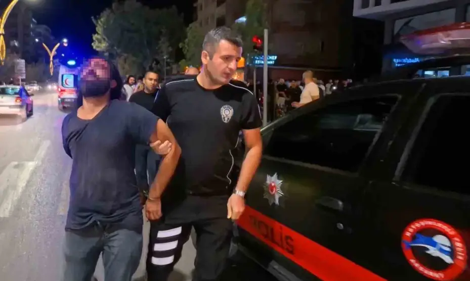 Restoran basıp 4 kişiyi yaralayan eski koca intihar girişiminde bulunup, saldırıyı gerçekleştirmiş
