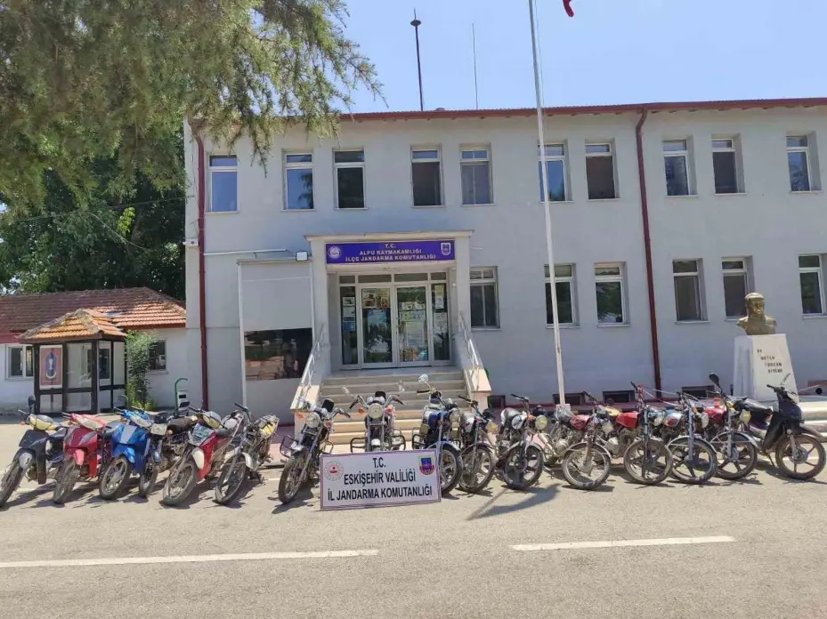 Motor, şase numarası değiştirilmiş 16 motosiklet ve 16 şahıs yakalandı