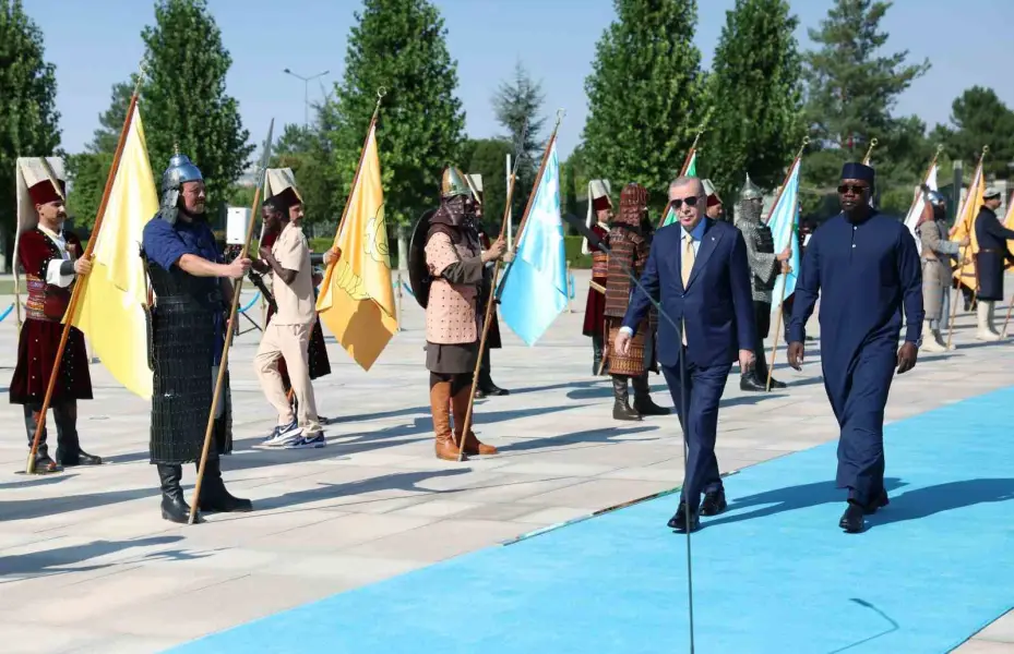Cumhurbaşkanı Erdoğan, Senegal Başbakanı Sonko’yu törenle karşıladı