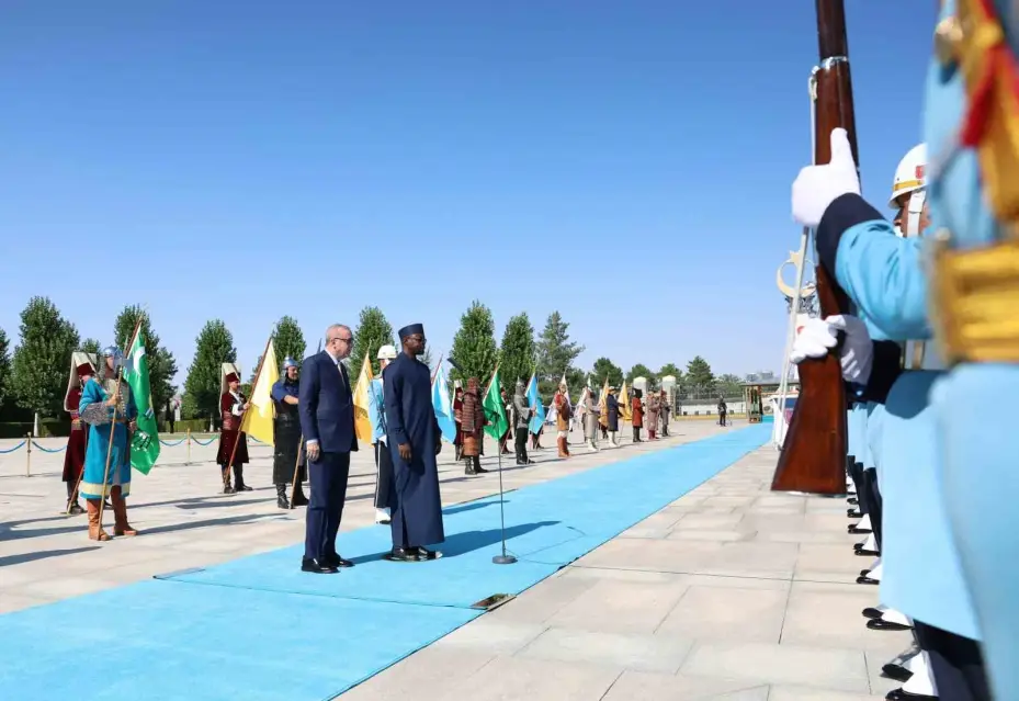 Cumhurbaşkanı Erdoğan, Senegal Başbakanı Sonko’yu törenle karşıladı
