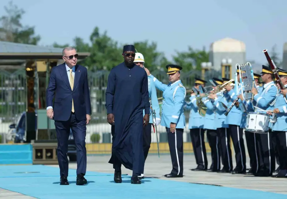 Cumhurbaşkanı Erdoğan, Senegal Başbakanı Sonko’yu törenle karşıladı