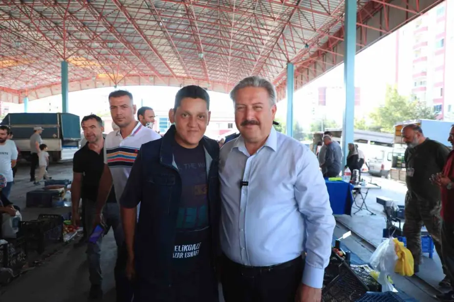 Başkan Palancıoğlu; köy pazarında üreticilerle bir araya geldi