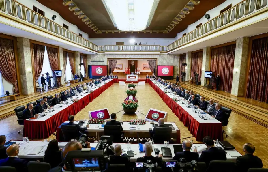 TBMM Başkanı Kurtulmuş: "Türkiye’de herkesin gözü kulağı bu komisyonun üzerindedir"