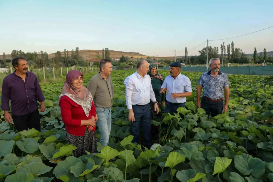 İl Müdürü Yüksel Çil Kızılinler Mahallesi’nde çiftçiler buluştu