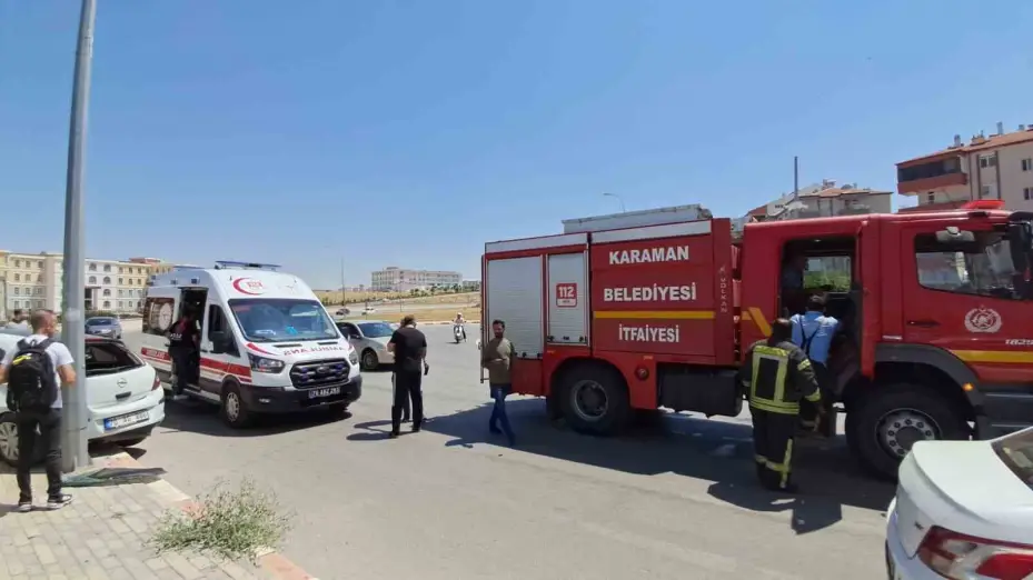 Karaman’da kontrolden çıkan otomobil aydınlatma direğine çarptı