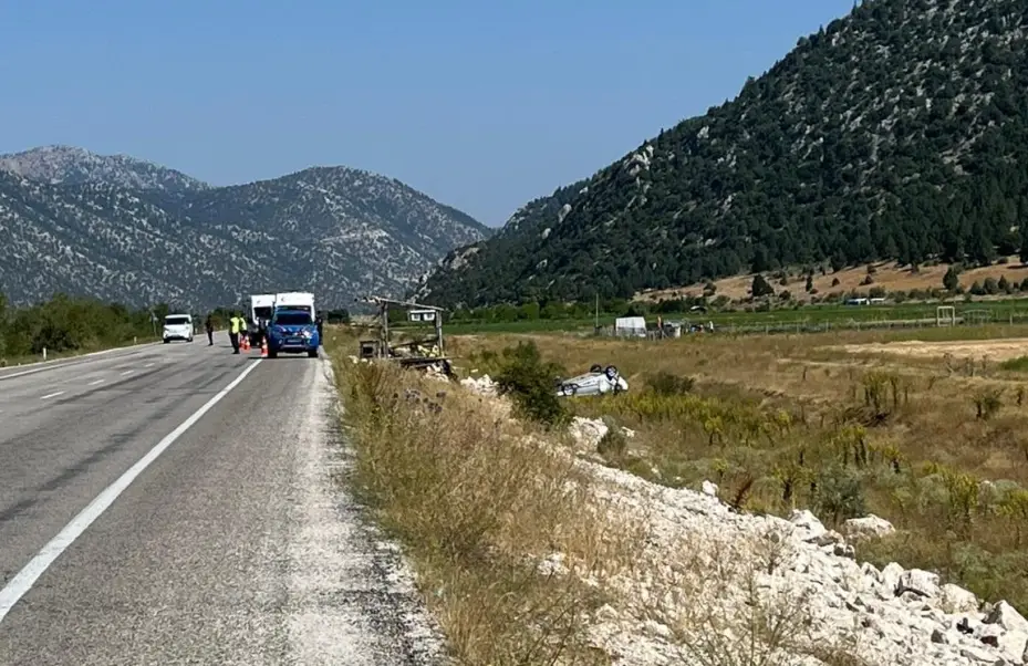 Konya’da otomobil şarampole devrildi: 5 yaralı