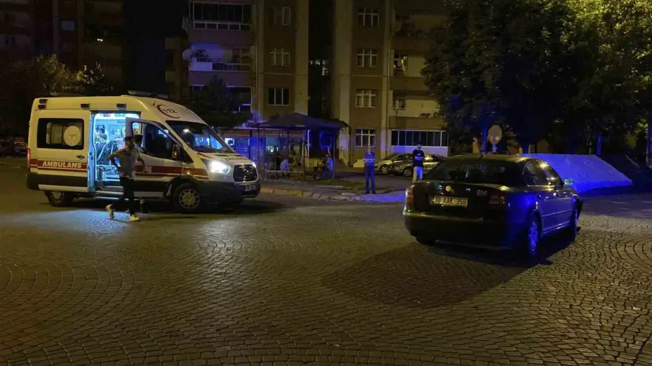 Kazada savrulan otomobil park halindeki otomobile çarptı: 2 yaralı