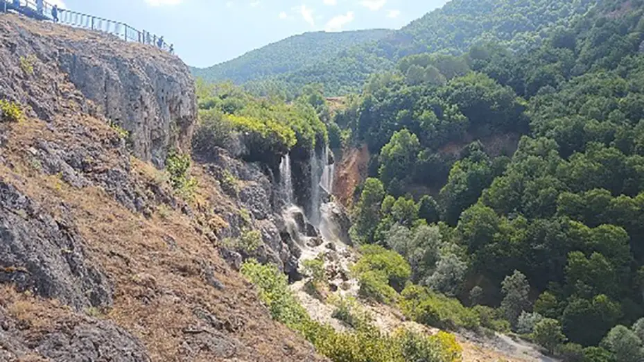 Bozkırın ortasında vaha, sıcaktan bulananlar oraya akın ediyor