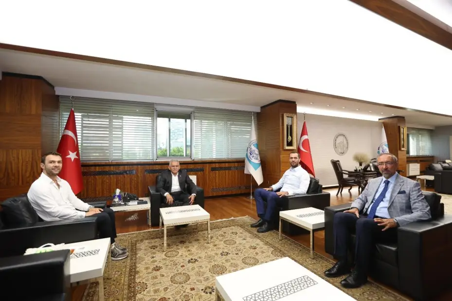 Başkan Büyükkılıç’a ziyaretçi akını