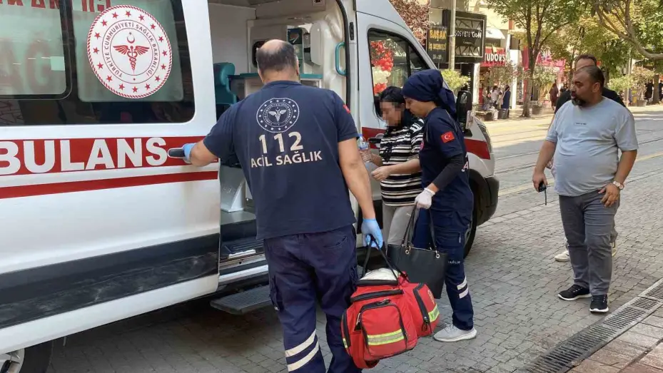 Polisten nefes kesen operasyon: Porsuk Çayı’na atlamaya çalışan kadın kurtarıldı
