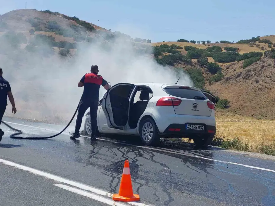 Araç alev alev yandı