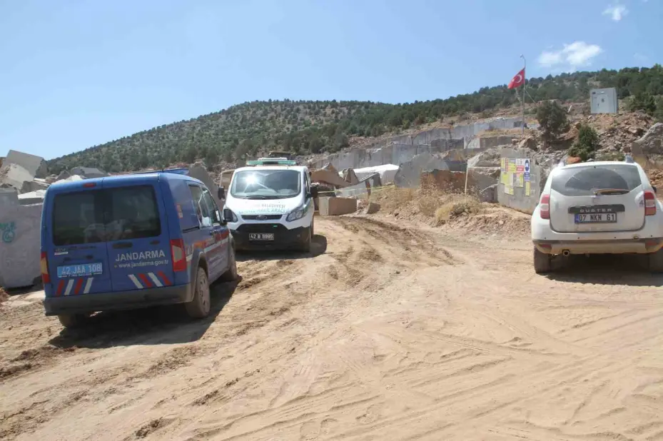 Mermer bloğunun altında kalan mühendis hayatını kaybetti