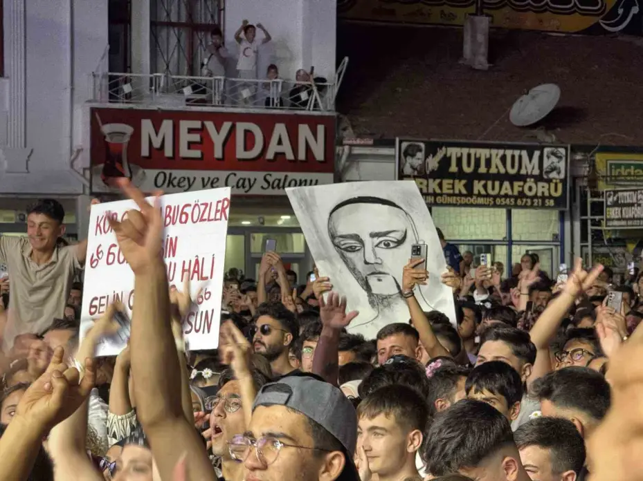 Hayko Cepkin ilk kez memleketinde konser verdi