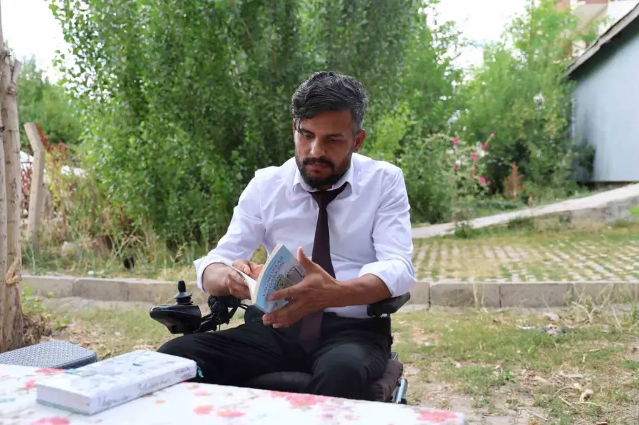 Selası okundu, öldü sanıldı ama şiirleriyle hayata tutundu