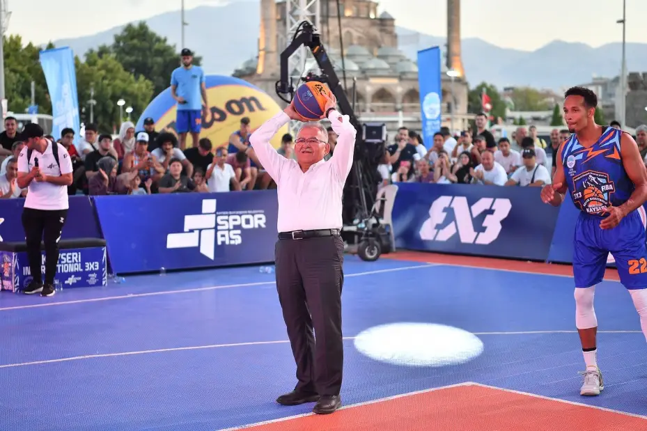 Uluslararası Basketbol turnuvası devam ediyor