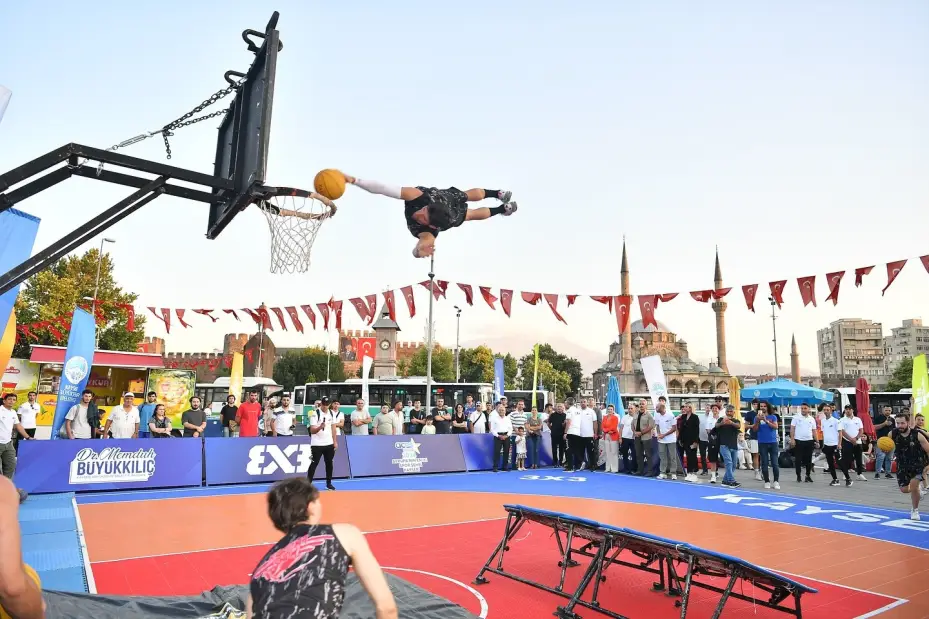Uluslararası Basketbol turnuvası devam ediyor