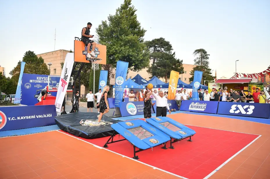 Uluslararası Basketbol turnuvası devam ediyor