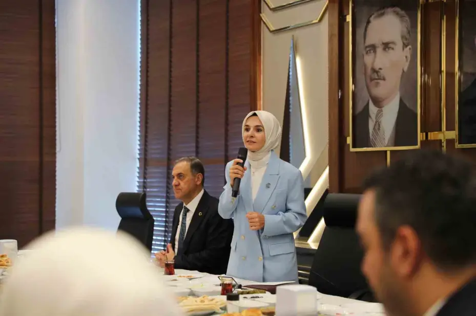 Bakan Göktaş, Bingöl’de şehit aileleri ve gazilerle ’Terörsüz Türkiye Kardeşlik Sofrası’nda buluştu