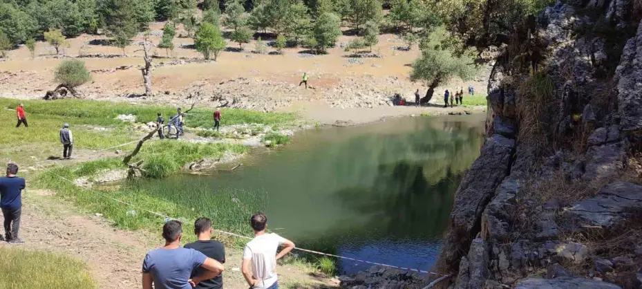 Deredeki girdabın yuttuğu kız kardeşlerin cansız bedenlerine ulaşıldı