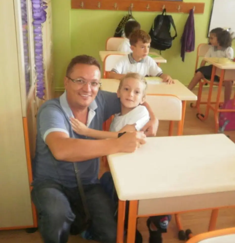Apartman dairesinde çıkan yangında dumandan zehirlen 56 yaşıdaki adam hayatını kaybetti