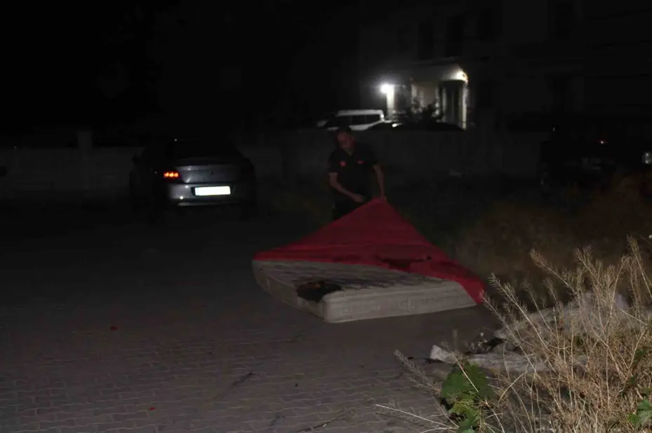 Polisin dikkati faciayı önledi... Yatarken içtiği sigara sonu oluyordu