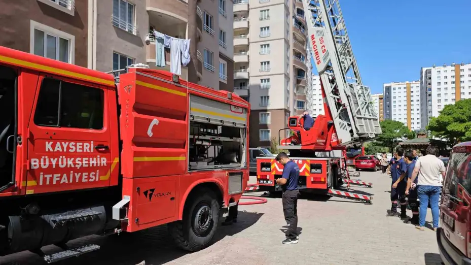 Yangında can pazarı: Mahsur kalanlar kurtarılmaya çalışılıyor