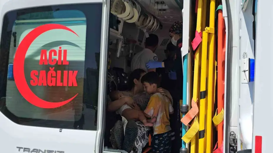 Yangında mahsur kalanlar kurtarılmaya başlandı, çocuklarına kavuşan aileler gözyaşlarına boğuldu