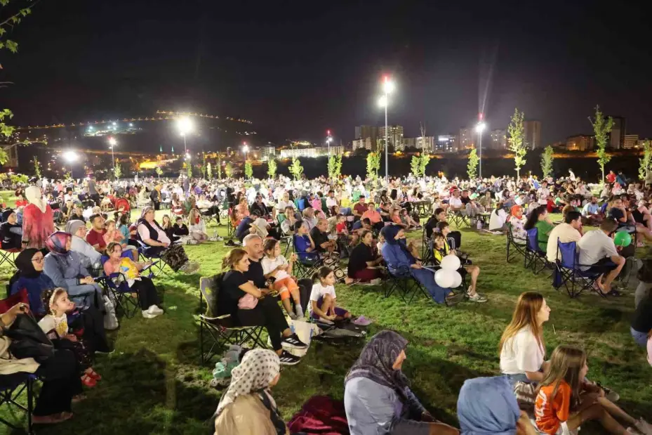Talas Millet Bahçesi’nde yazlık sinema keyfi