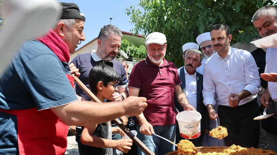 Başkan Çolakbayrakdar: "Birlik ve beraberliğimiz daim olsun"
