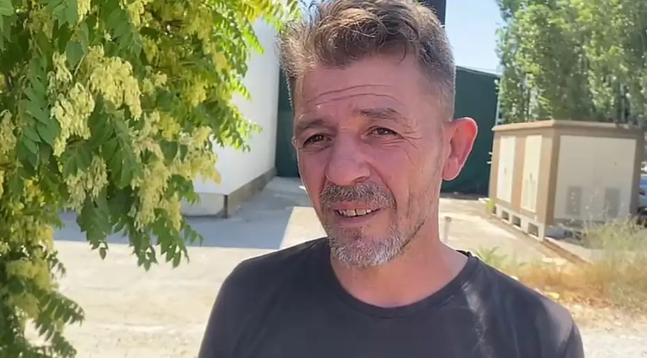 Emniyet kemeri takılı olan sürücü, takla atan araçtan yara almadan kurtuldu