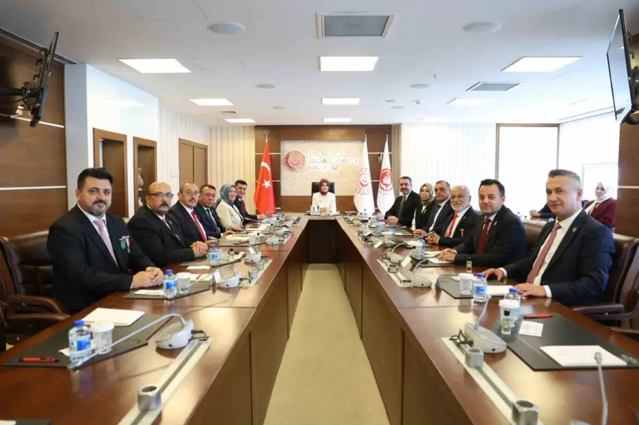 Bakan Göktaş: "Şehitlerimizin aziz hatırasını yaşatmak vazifemiz"