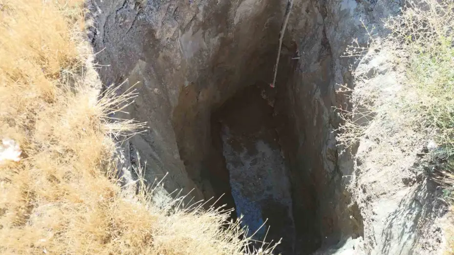 Balıkesir’deki 6.1’lik deprem sonrası Eskişehir’de oluşan obruk dron ile görüntülendi