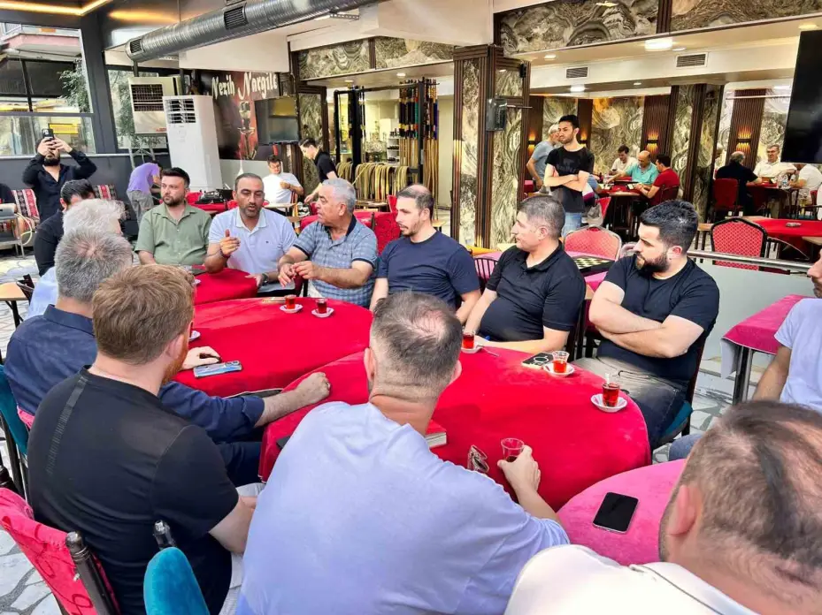 Ankara’daki kıraathane ve restoranlar Digitürk üyelik fiyatlarını protesto etti