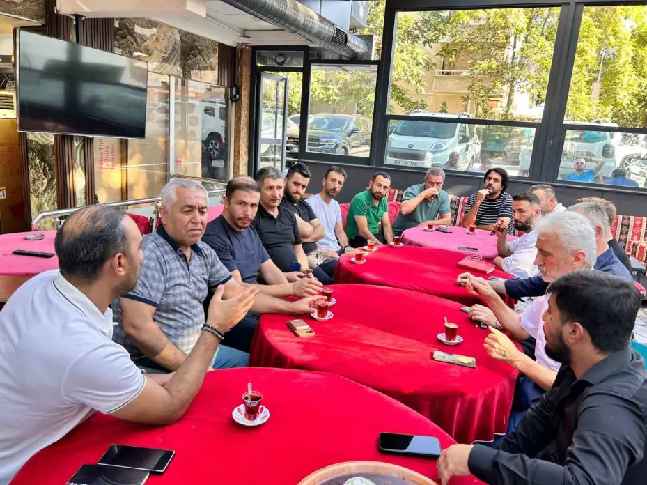 Ankara’daki kıraathane ve restoranlar Digitürk üyelik fiyatlarını protesto etti