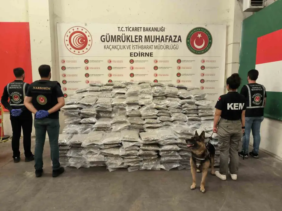 Gümrükler Muhafaza ekipleri 986 milyon lira değerinde uyuşturucu ele geçirdi