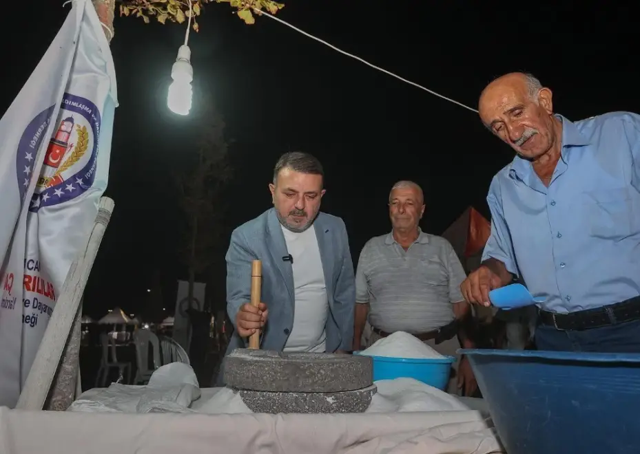 Sincan Park’ta farklı yörelerden gelen ürünler ziyaretçilerle buluşuyor
