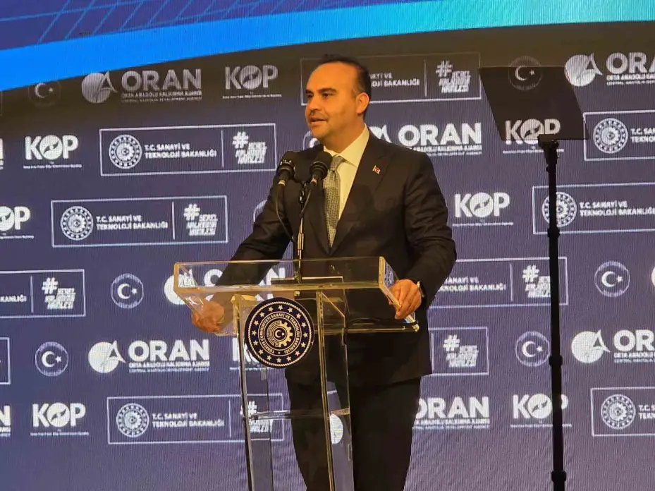 Bakan Kacır: "Yeniden şekillenen küresel sistemde bölgesinin kutupbaşı; ateş çemberi bir coğrafyada güven ve istikrar adası bir Türkiye var"