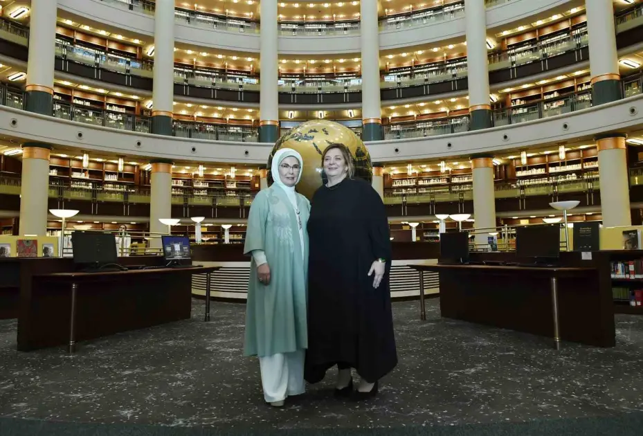 Emine Erdoğan, Gürcistan Cumhurbaşkanı Kavelashvili’nin eşiyle Millet Kütüphanesi’ni ziyaret etti