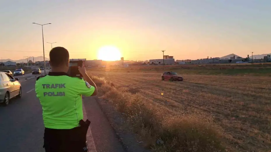 Karaman’da kontrolden çıkan araç takla attı: 1 yaralı