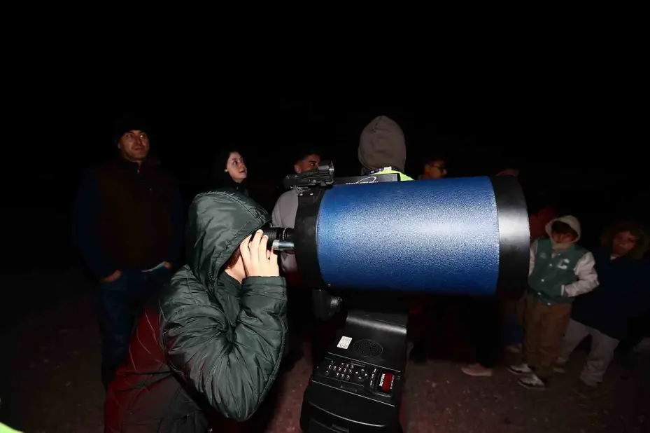 Büyükşehir’in Perseid Gözlem Şöleni, gökyüzünü tutkunlarını Erciyes’te buluşturdu
