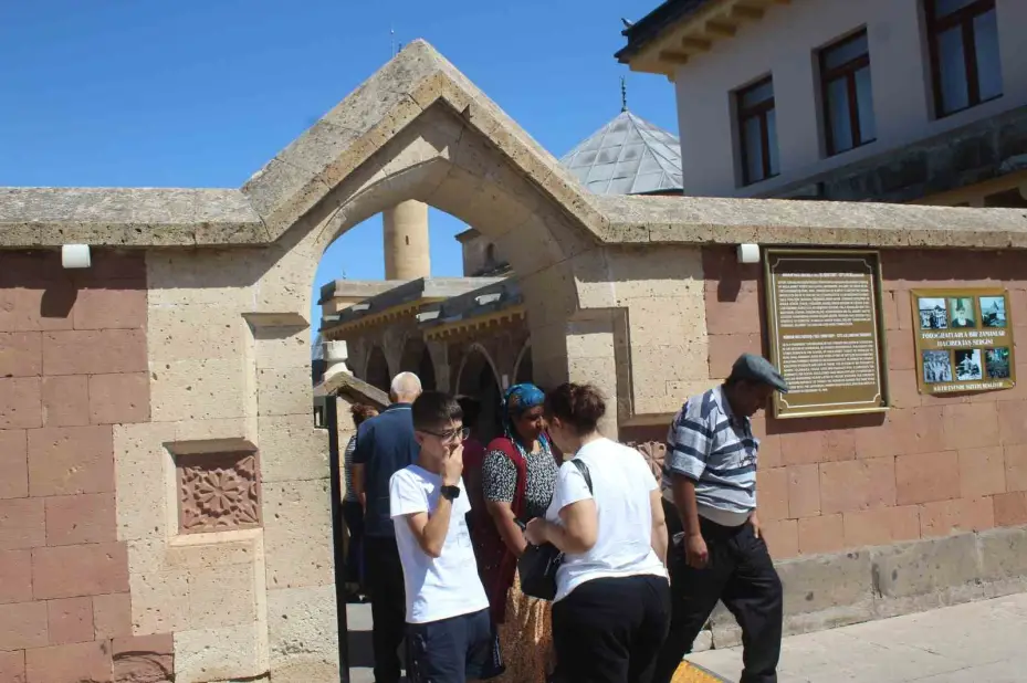 Hacıbektaş Veli Türbesi’ne ziyaretçi akını