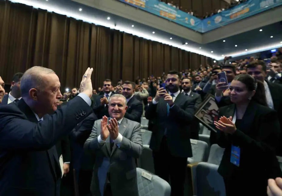 Cumhurbaşkanı Erdoğan: "Yarın da katılımlar olacak partimize, bu katılımlarla güçlenerek yolumuza devam edeceğiz"